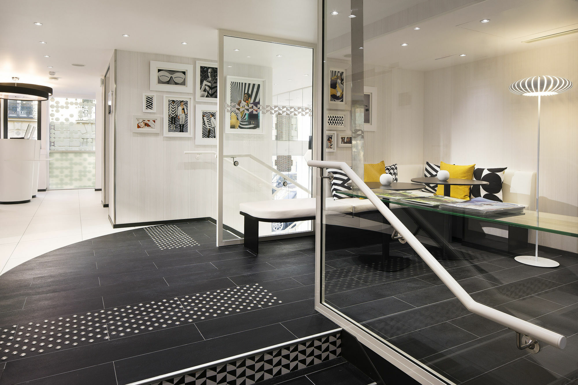 Hotel Ekta Champs Elysees Paris