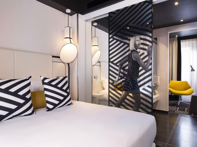 Ekta Champs Elysees Hotel 4*