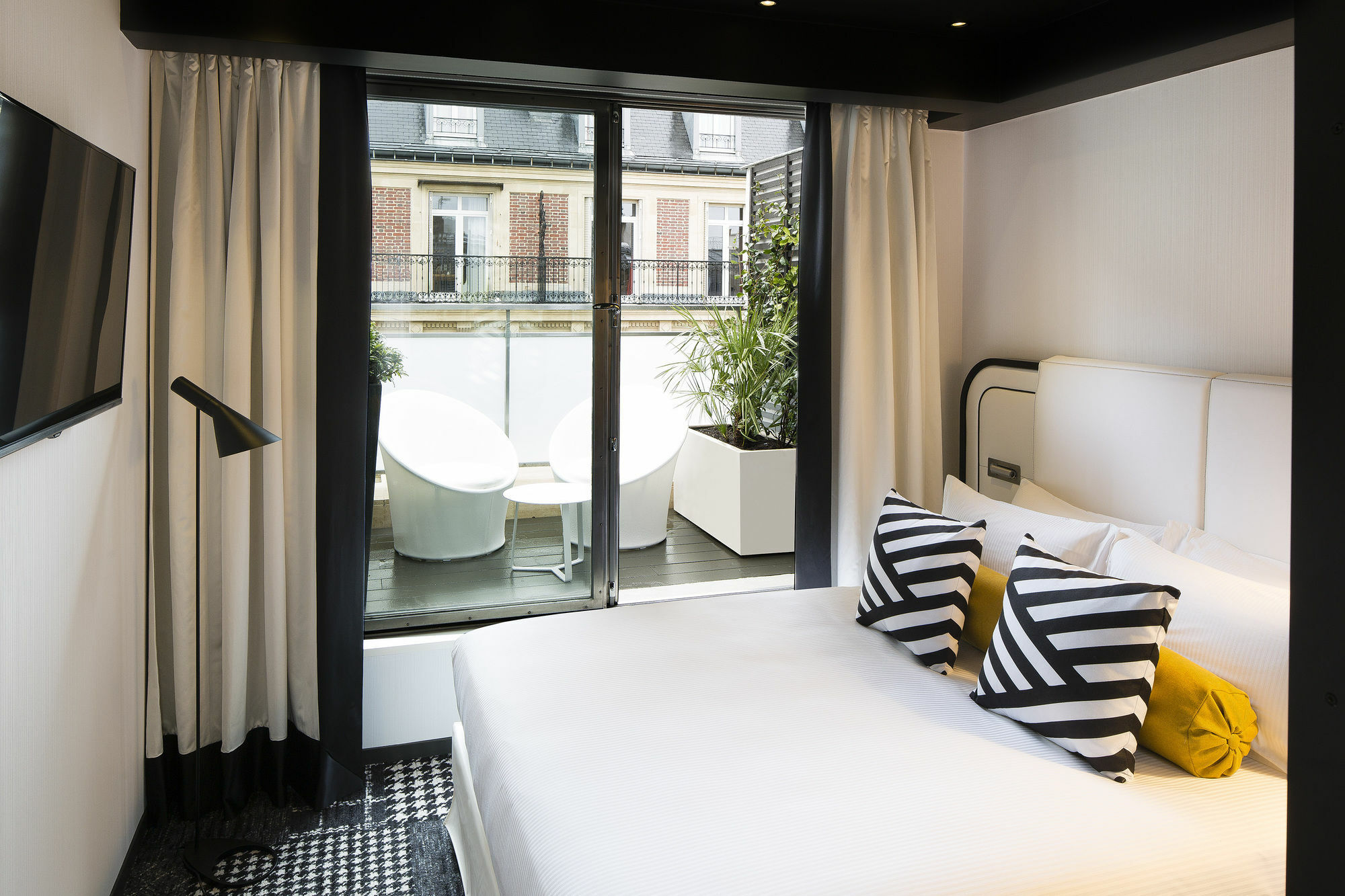 Ekta Champs Elysees Hotel Paris