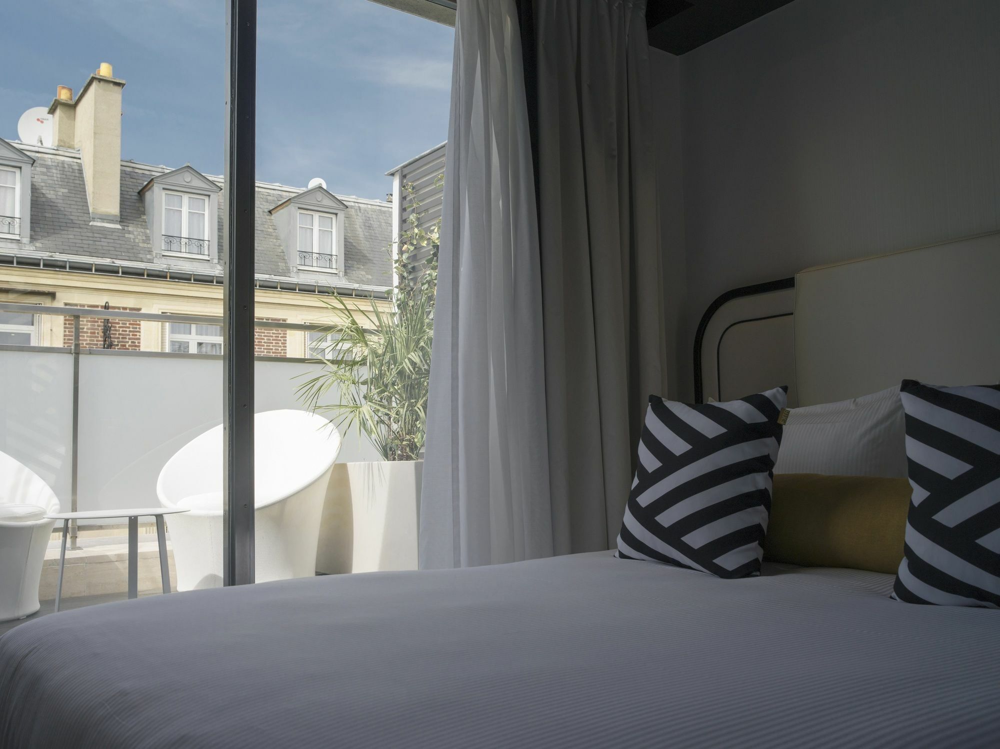 Ekta Champs Elysees Hotel