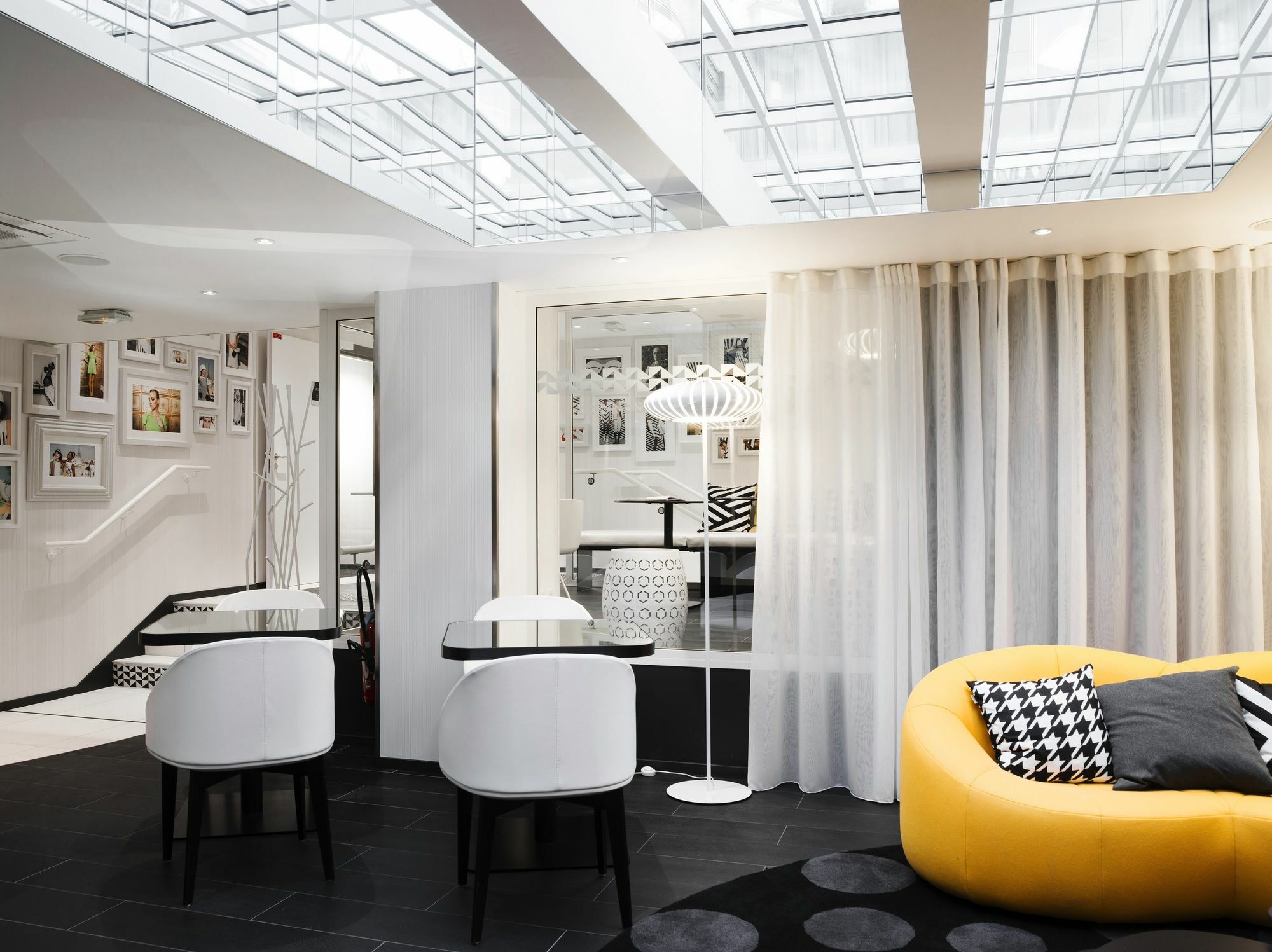 Ekta Champs Elysees Hotel 4*
