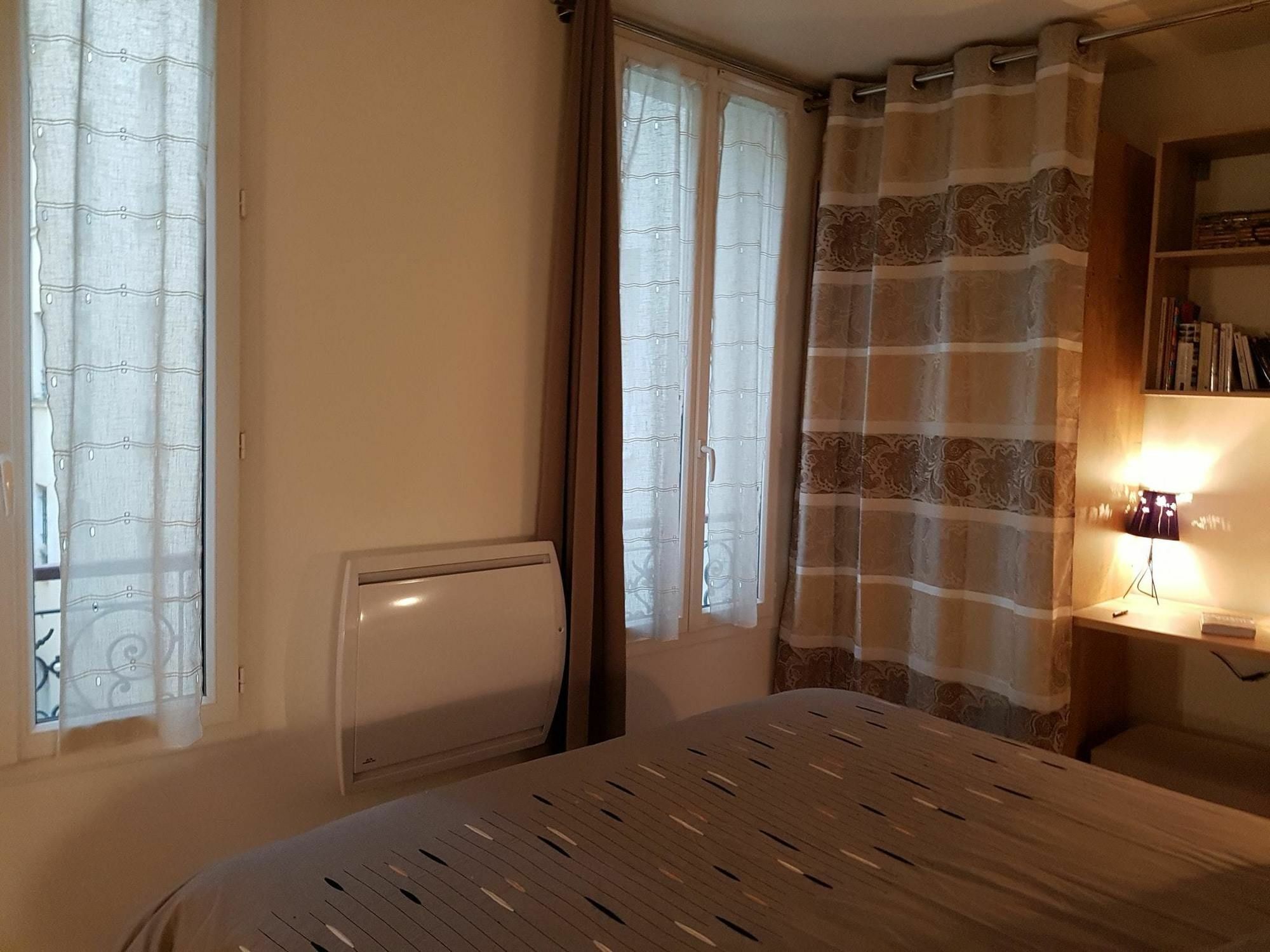 With One Bedroom In Paris, With Wifi Apartment *