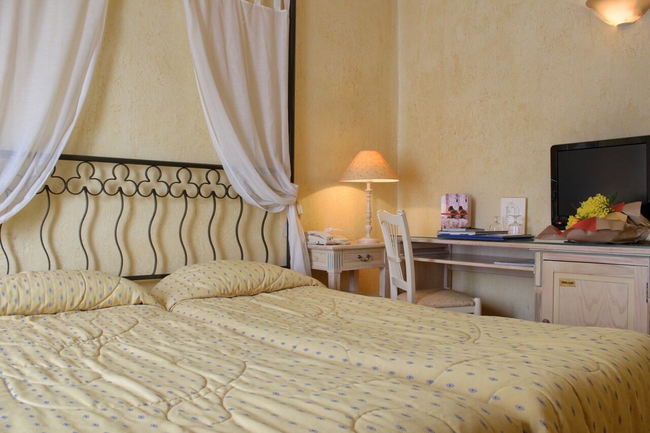 Alessandra Hotel 4*