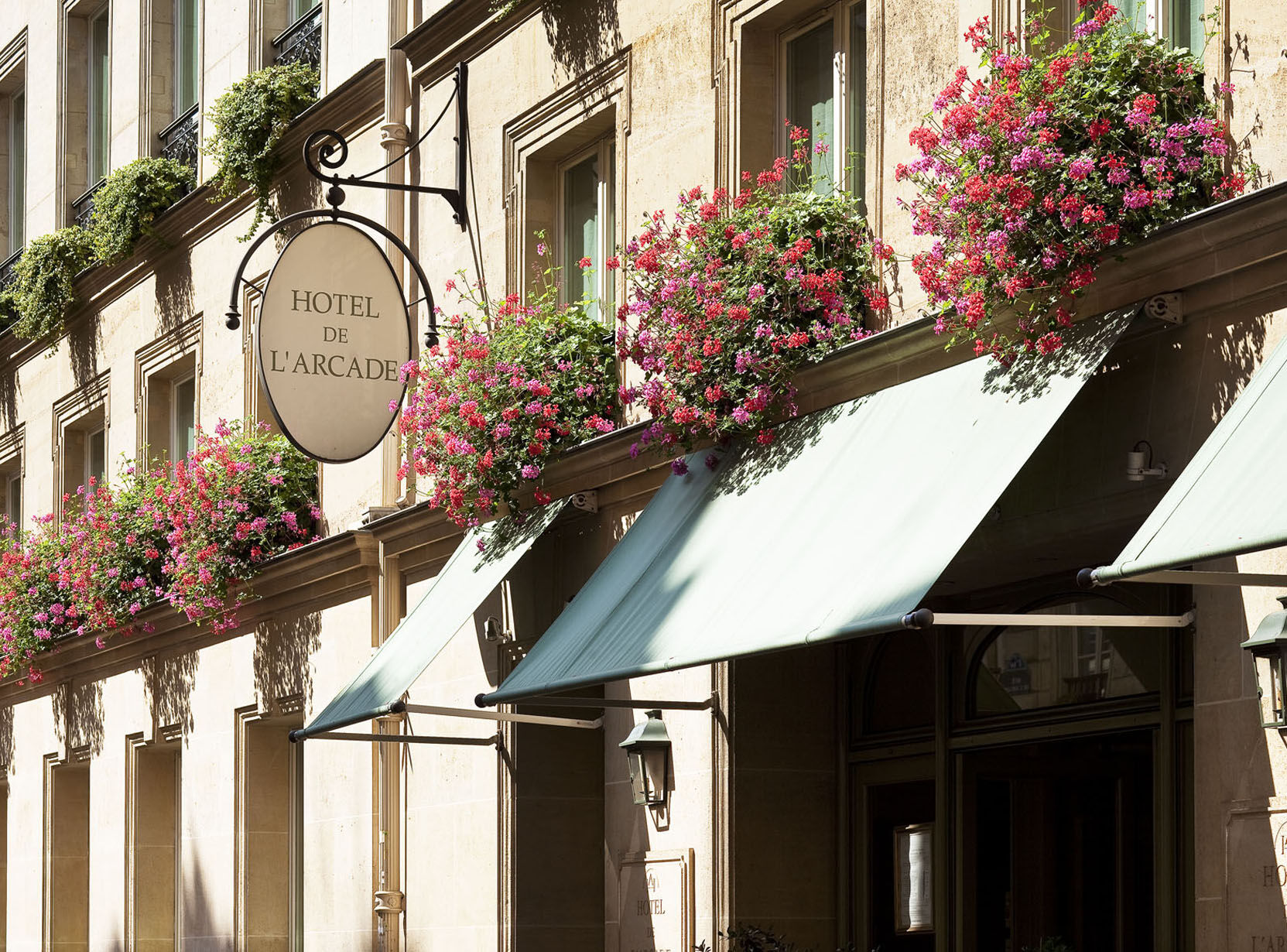 De L'arcade Paris