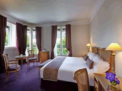 Hotel Royal Champs Elysees Paris