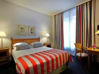 Hotel Royal Champs Elysees