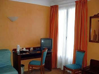 Ibis Gare Du Nord Tgv Hotel 3*
