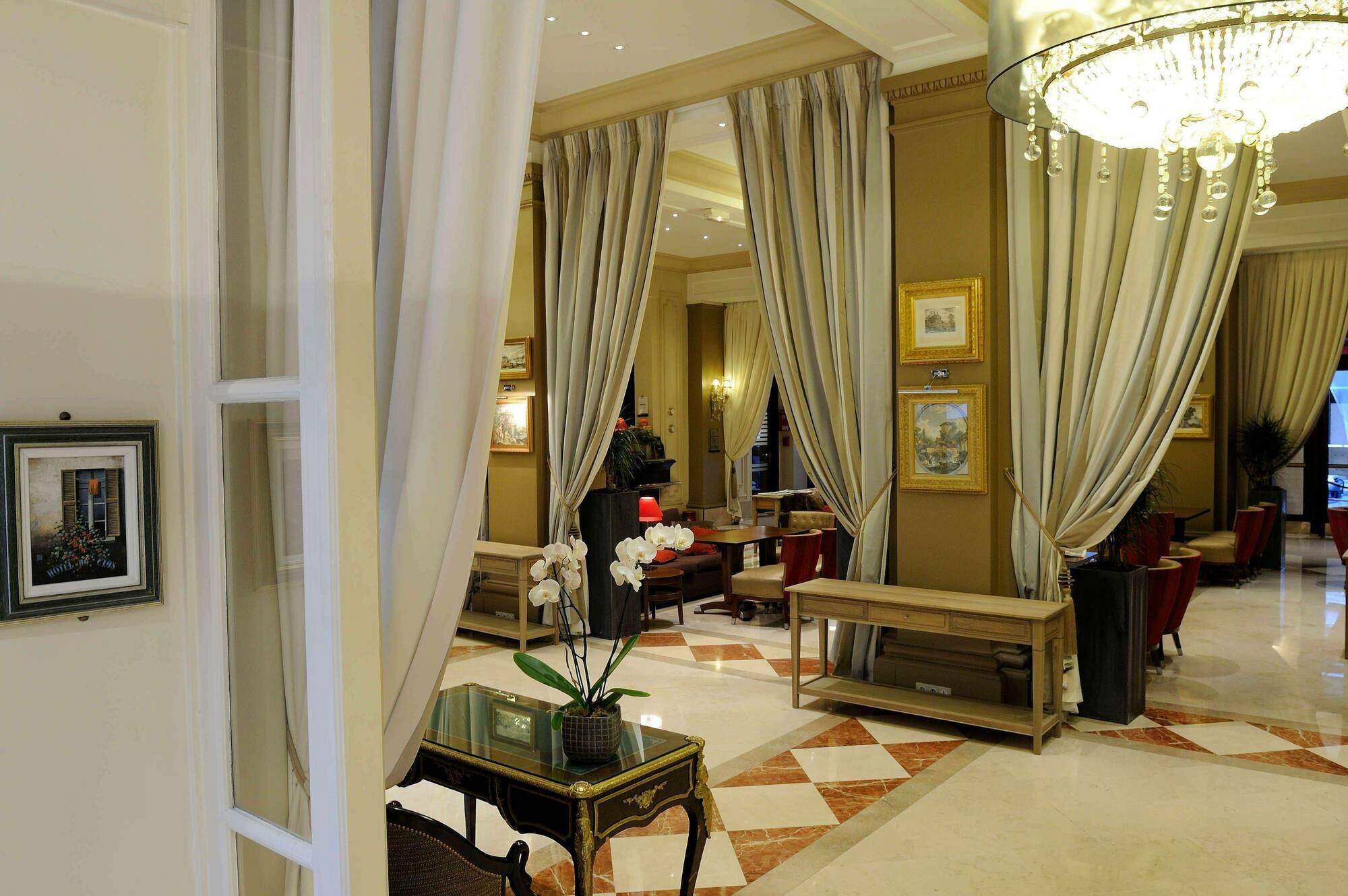 California 4* Paris