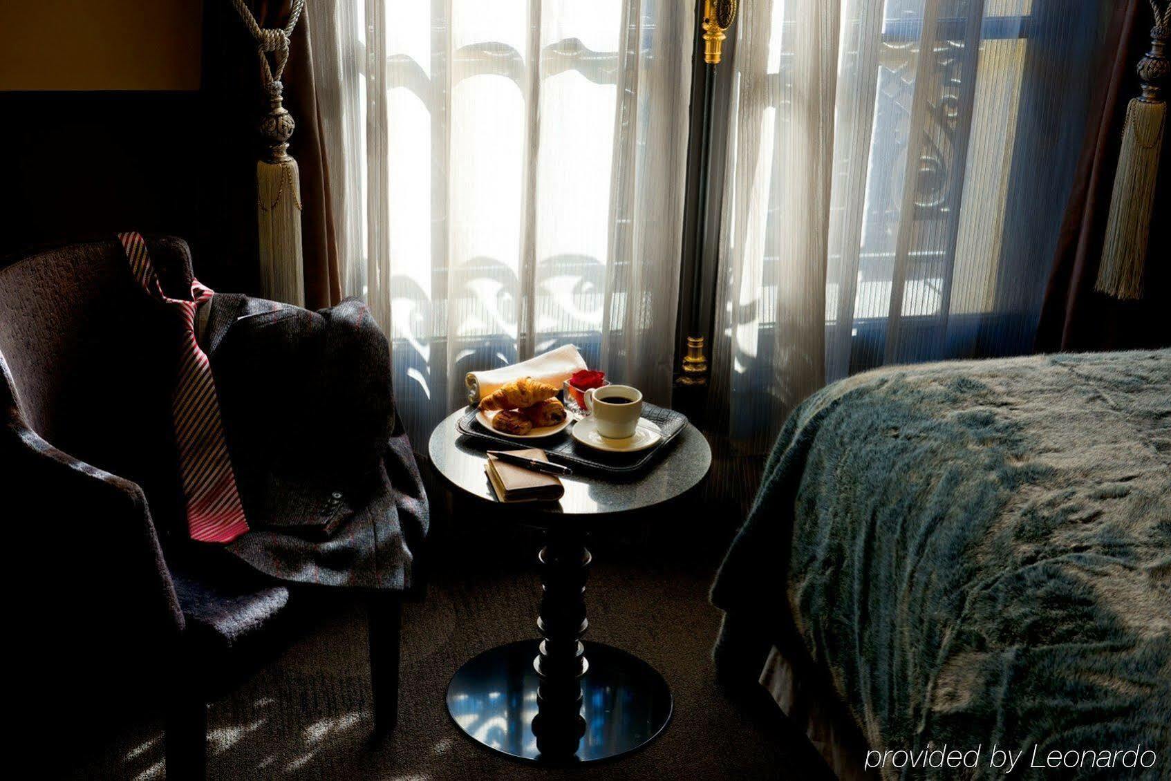 Lumen Louvre Hotel 4*