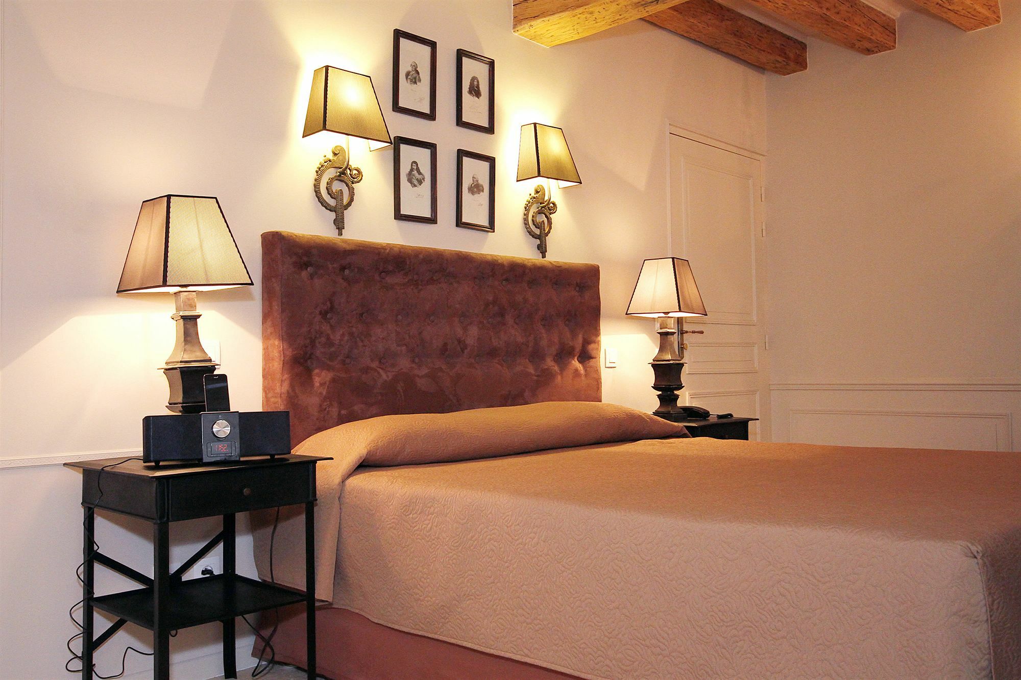 Hotel Saint-louis Marais Paris