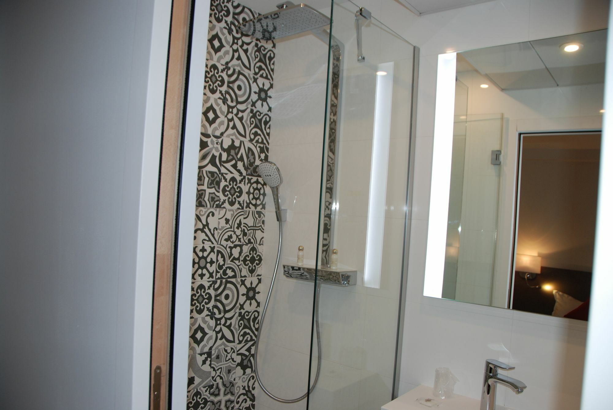 Courcelles Mederic Hotel 3*