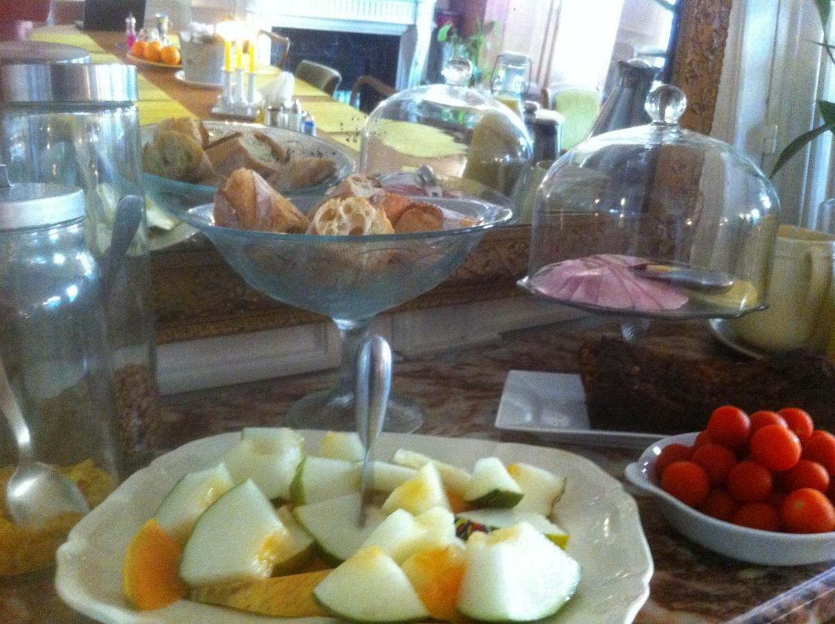 A In Bed & Breakfast Paris