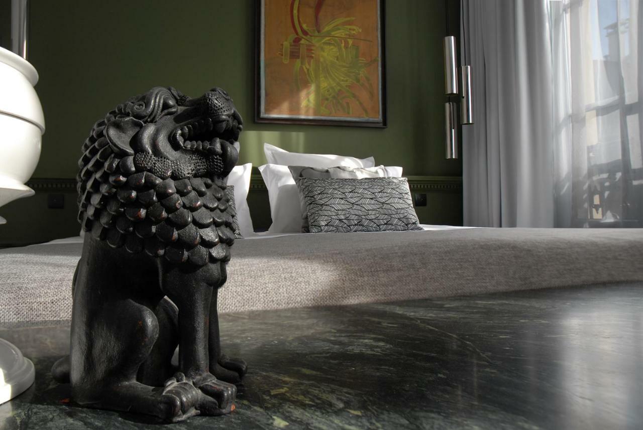 The Sleeping Lion Paris