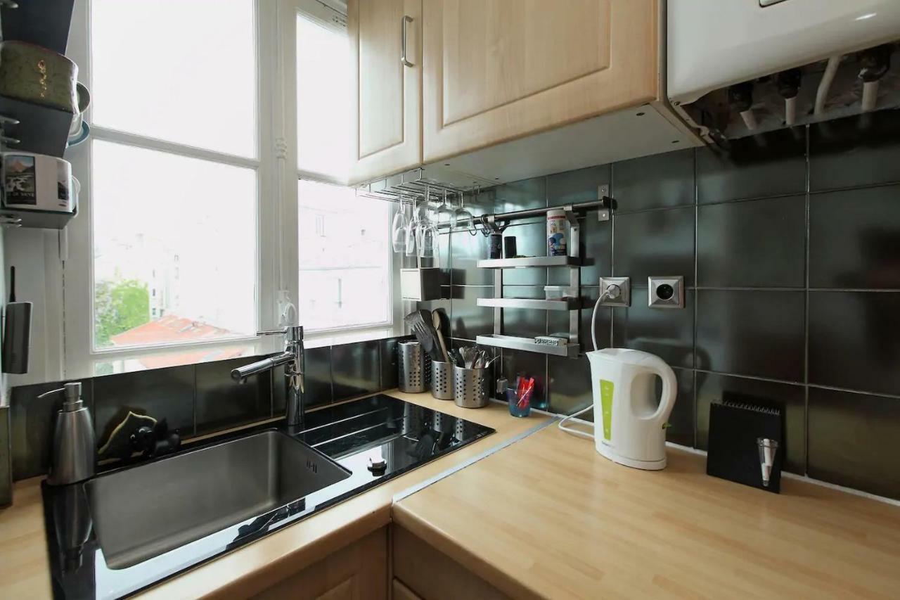 Artistic & Authentic Parisian Flat *