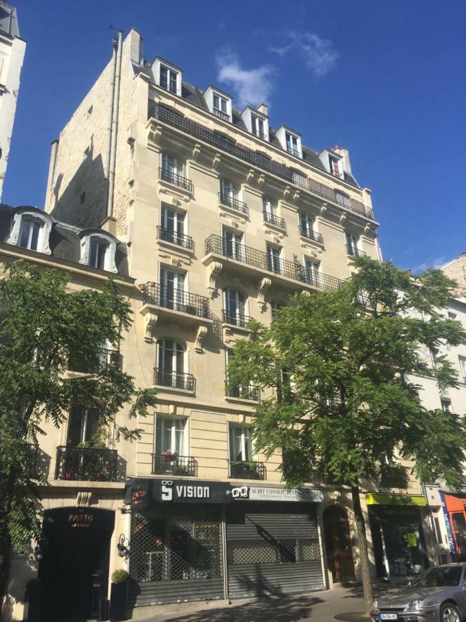Apartment Artistic & Authentic Parisian Flat *