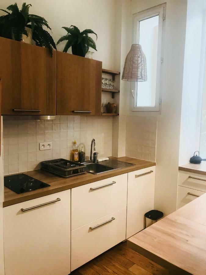 Parisian Cosy Flat Apartment