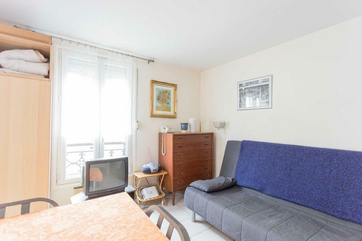 2 Pieces Calme Et Central, 10eme Apartment