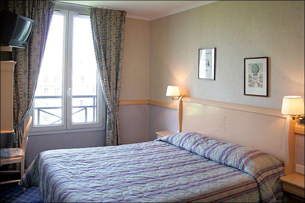 Gaston Paris