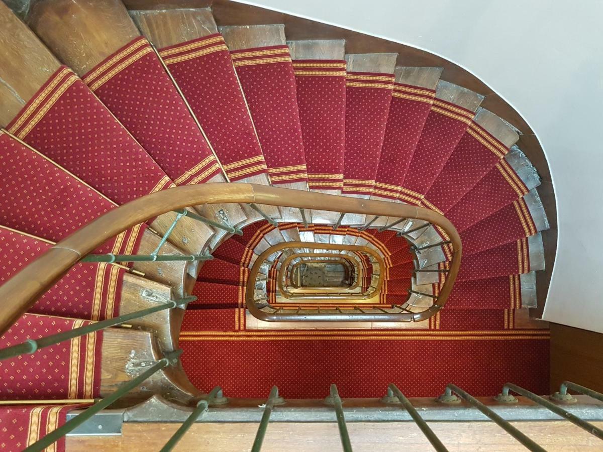 De Venise 2* Paris