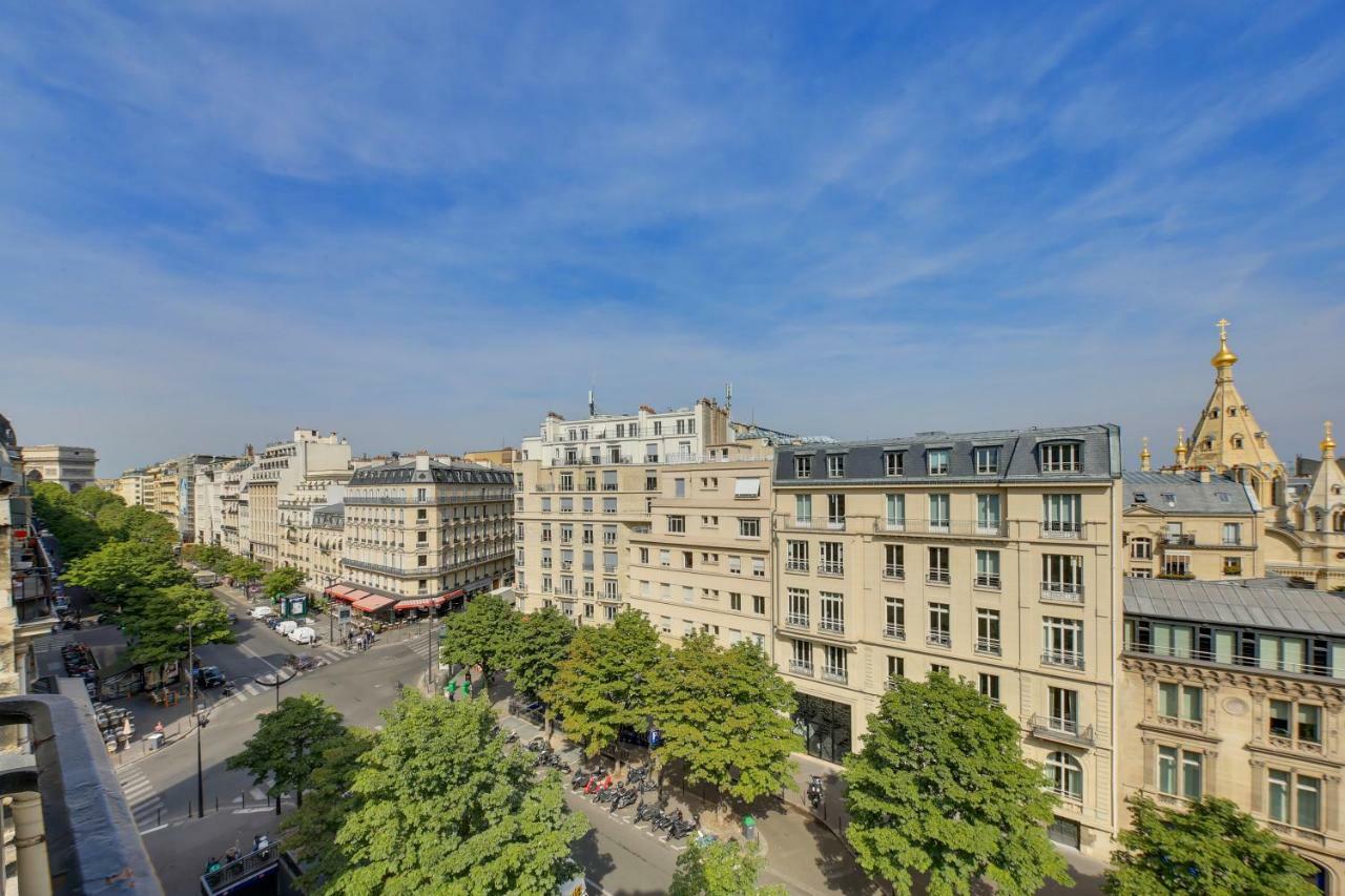 Elux Paris