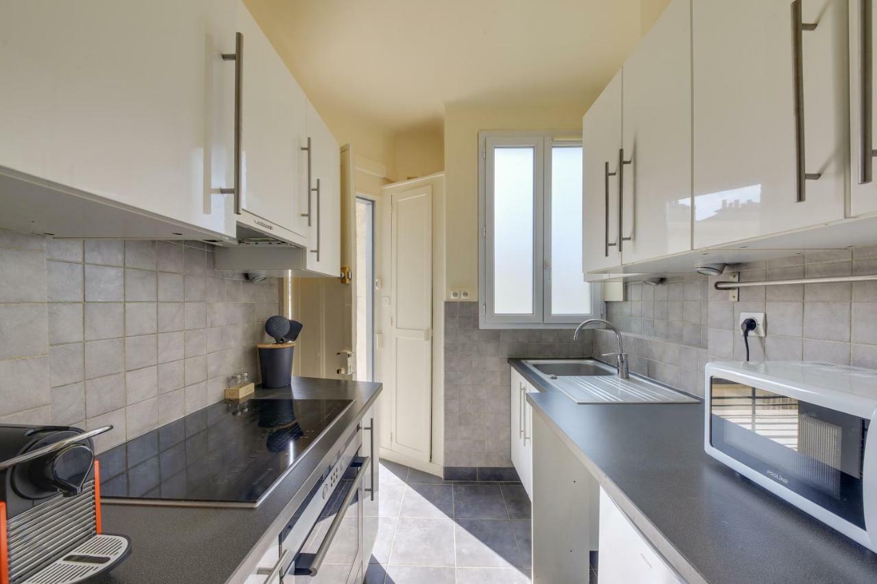 Elux Paris
