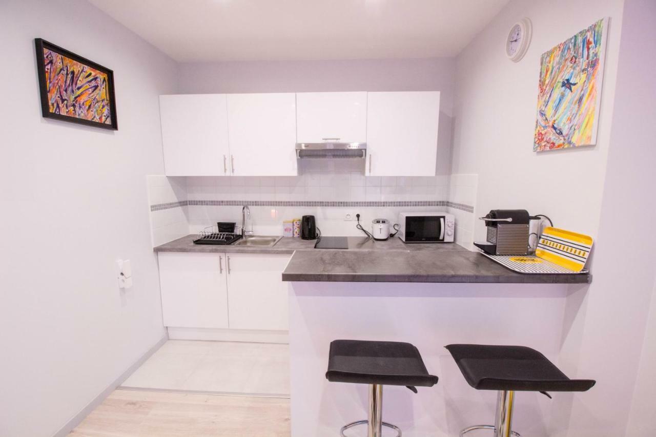 Office- Rue Saint-fargeau Apartment *