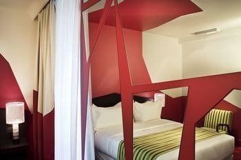 Cristal Champs Elysees Hotel