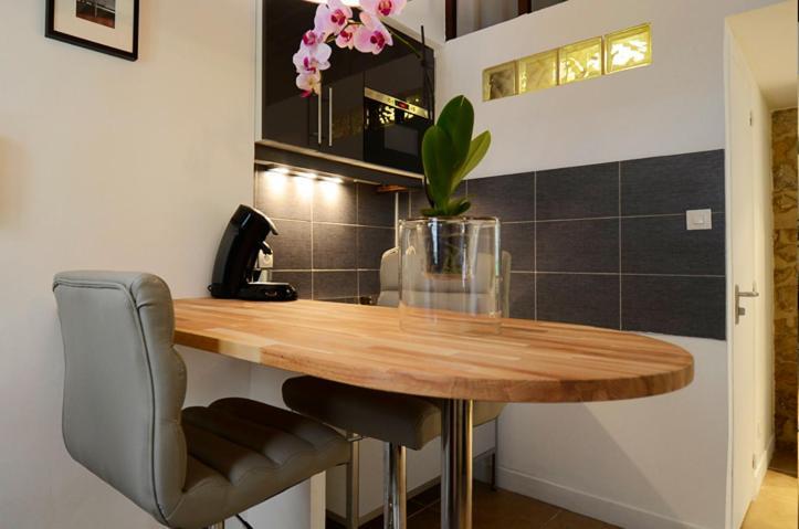 Short Group Temple Serviced Apartment *