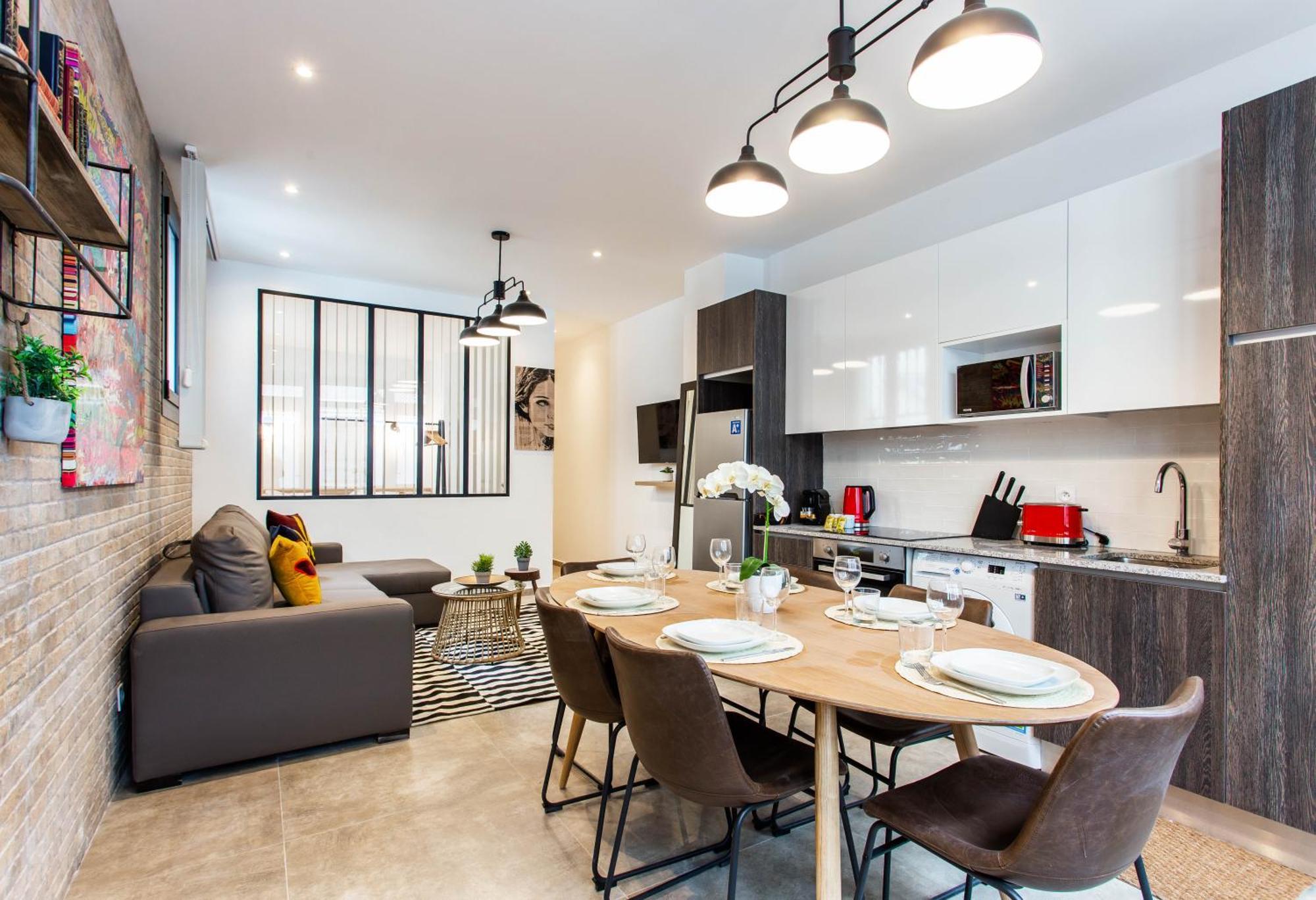 Amazing - 2br-6p - Bastille Apartment *