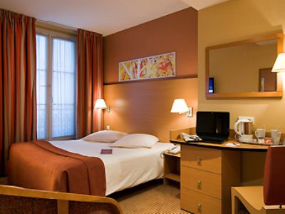 Mercure Montparnasse Raspail Hotel 4*