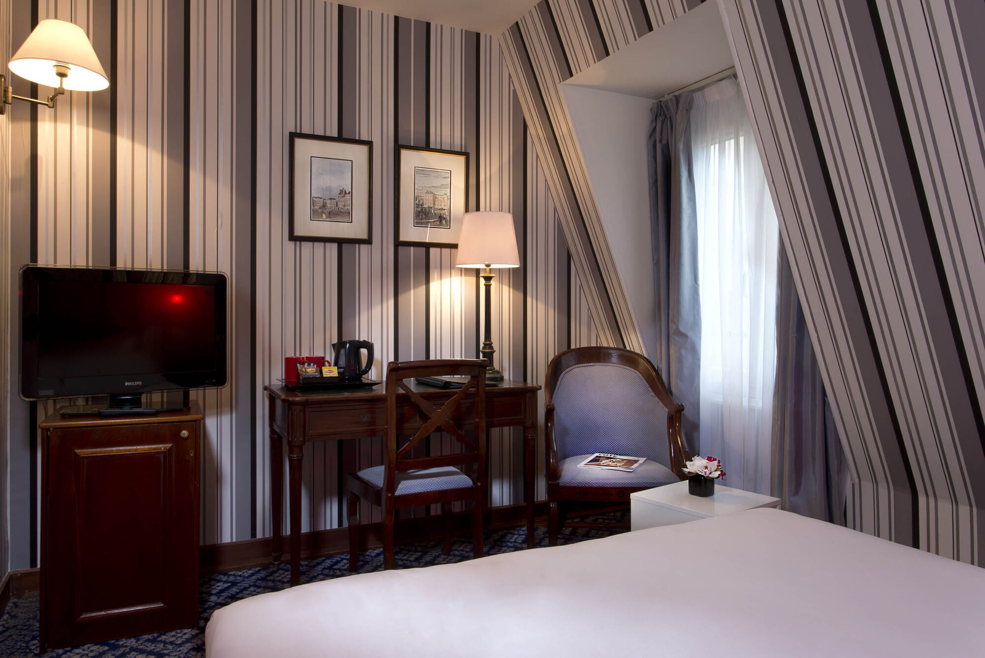 Le Pierre Paris