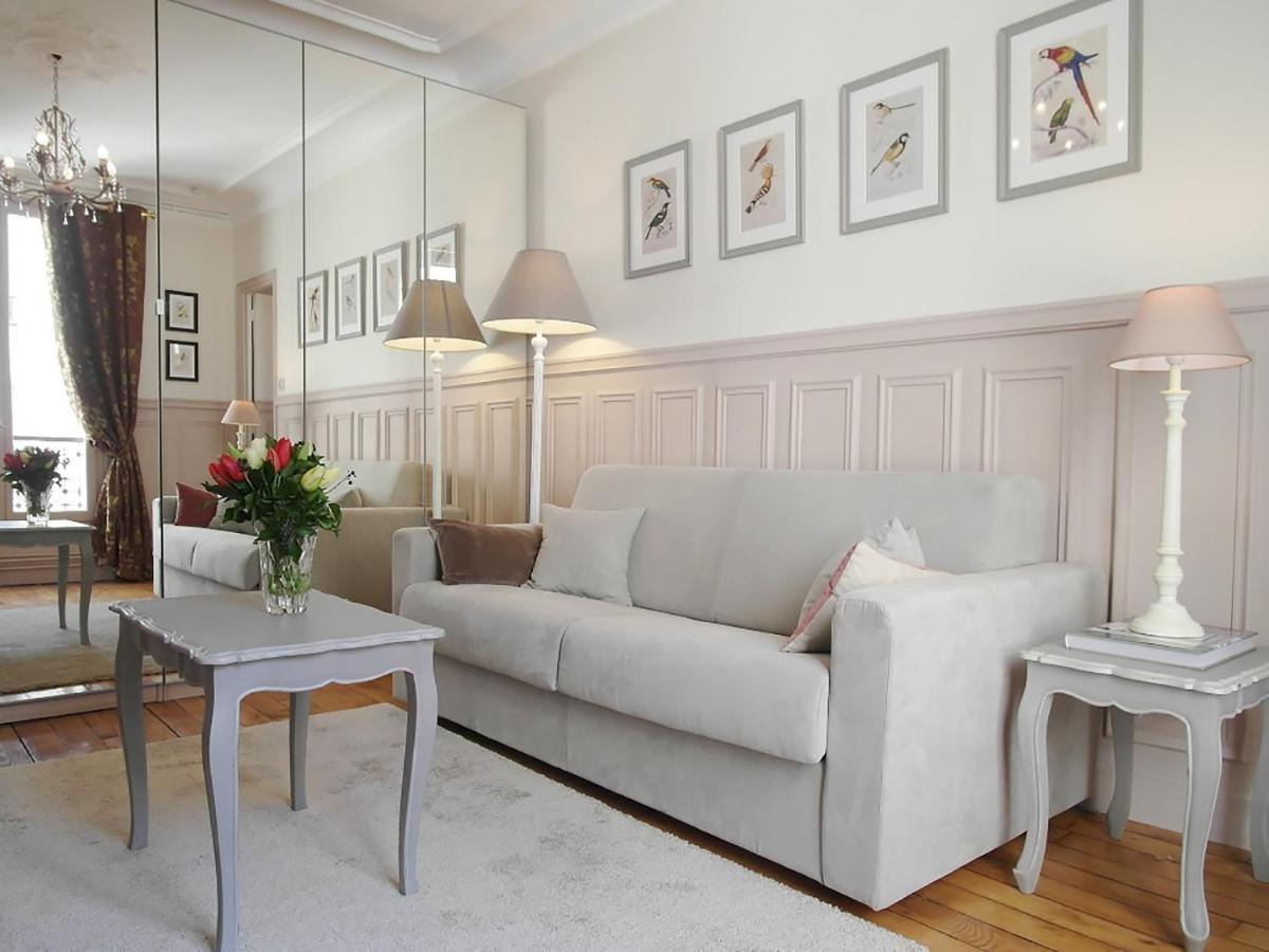 Chambre D Hote : Louvre Elegant Apt Suite Bed & Breakfast