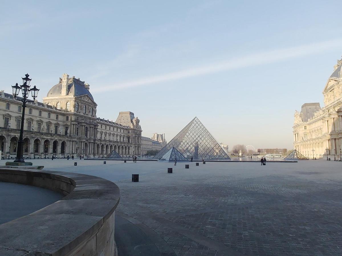 Couette-café D Hôte : Louvre Elegant