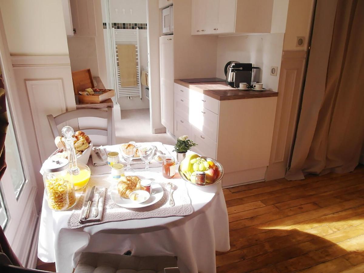Chambre D Hote : Louvre Elegant Apt Suite Bed & Breakfast Paris