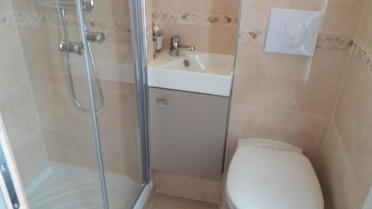 8 Eme 2 Pieces Metro Miromesnil Apartment
