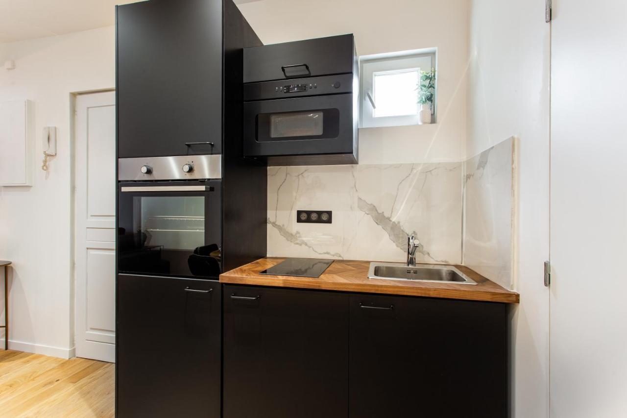 Cmg Montmartre/ Marche Saint-pierre Paris