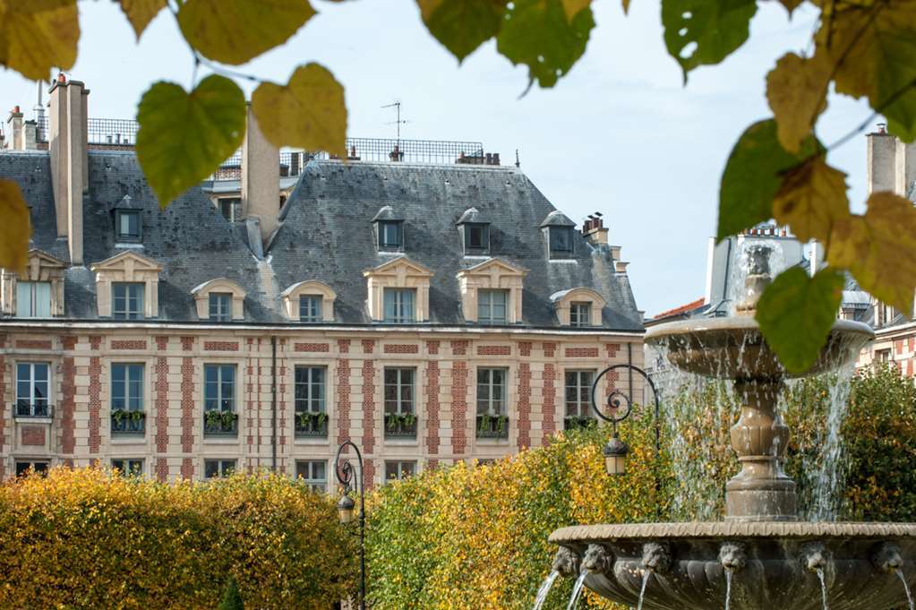 Cour Des Vosges Paris