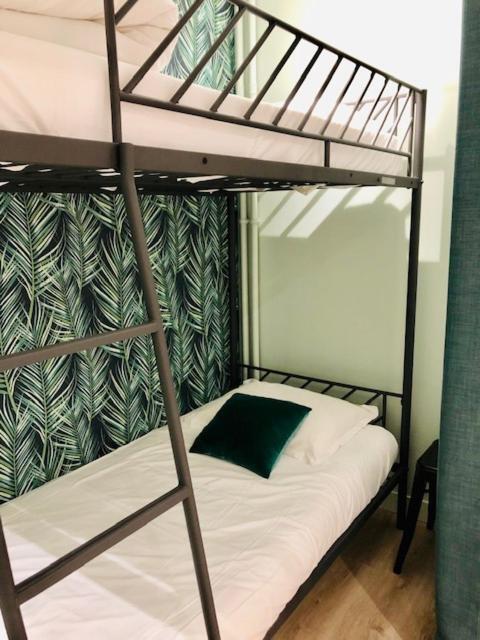 3 Bedrooms Tour Eiffel + Parking * Paris