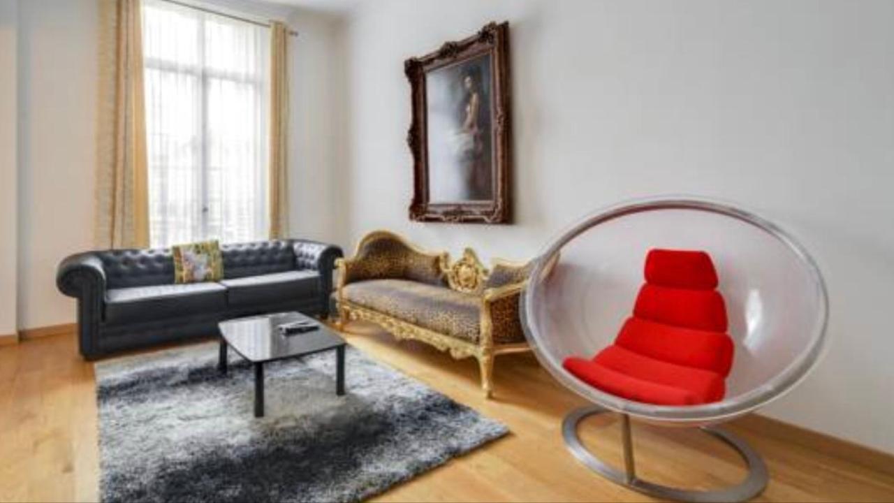Apartment Montaigne - Champs Elysees Luxury&design / 110 M2 Paris