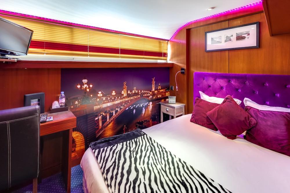Vip Yacht 2*