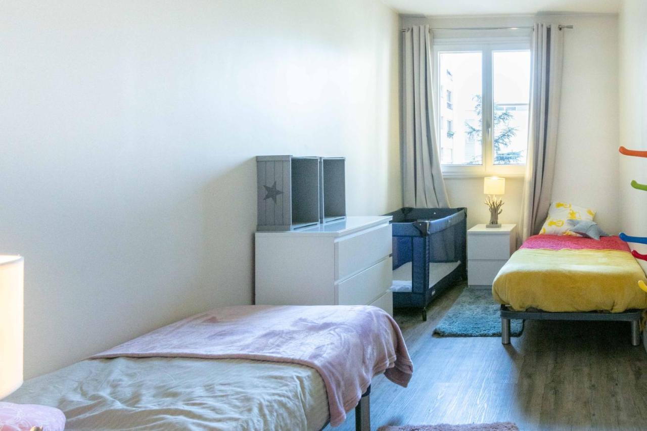 Appart hôtel - Spacious 3 Flat For Families - 3 Minutes From Metro Station