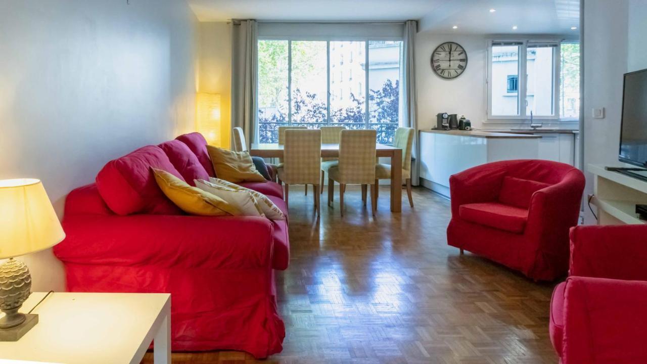 Appart hôtel - Spacious 3 Flat For Families - 3 Minutes From Metro Station