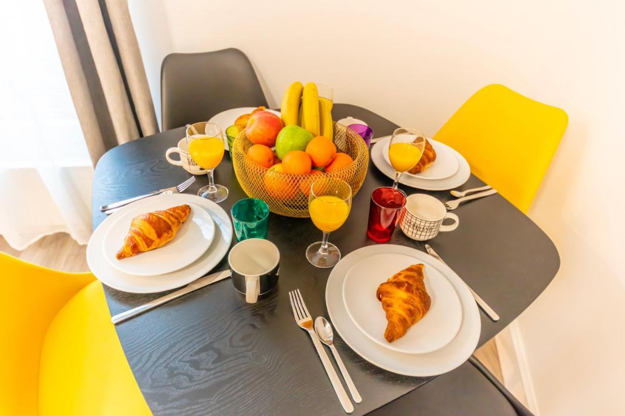 Enjoy The Traditional Parisian Life
