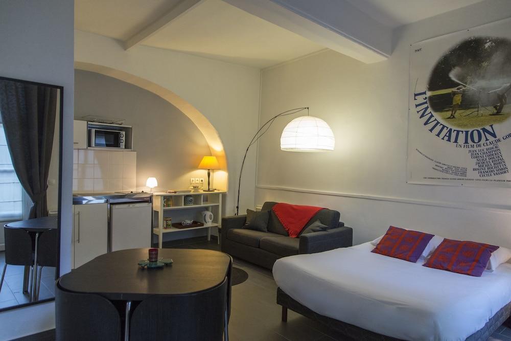 Saint Germain Des Pres Apartment Apartment