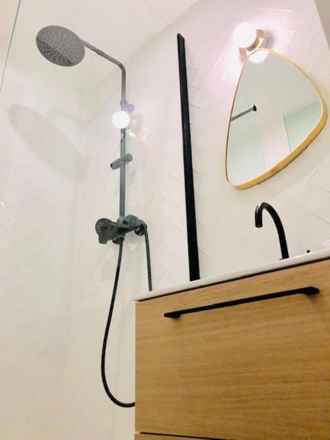 3 Bedrooms Tour Eiffel + Parking Apartment Paris