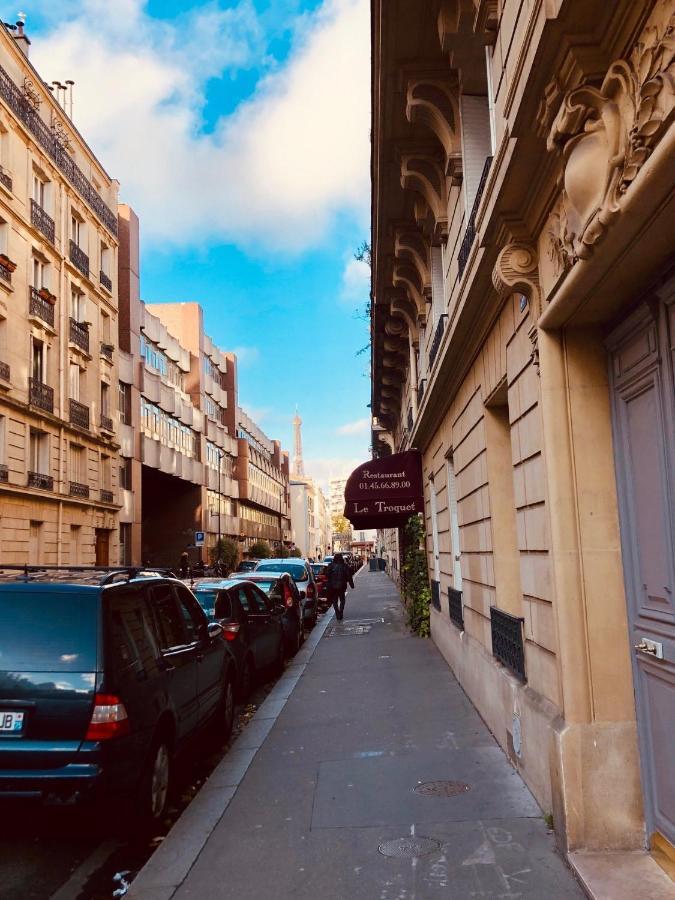 3 Bedrooms Tour Eiffel + Parking Apartment *