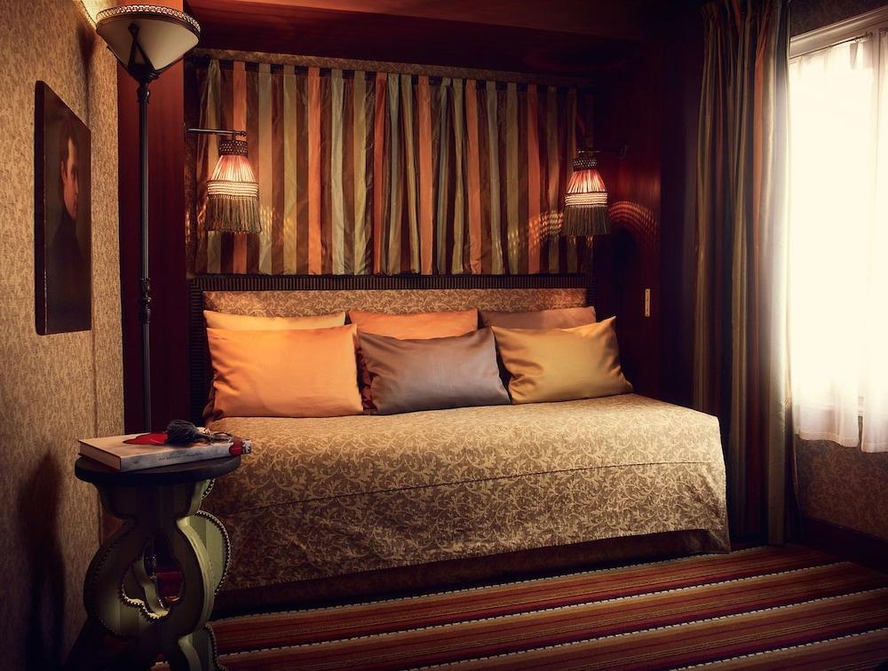 Hotel Du Bourg Tibourg Paris
