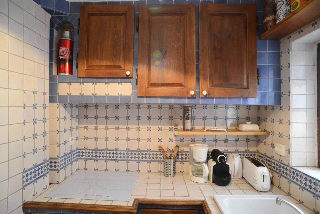 Typical Marais 3 Bedroom - Beaubourg