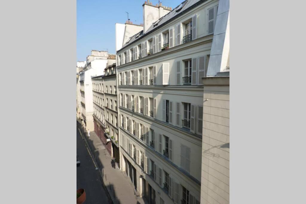 Apartment Typical Marais 3 Bedroom - Beaubourg *