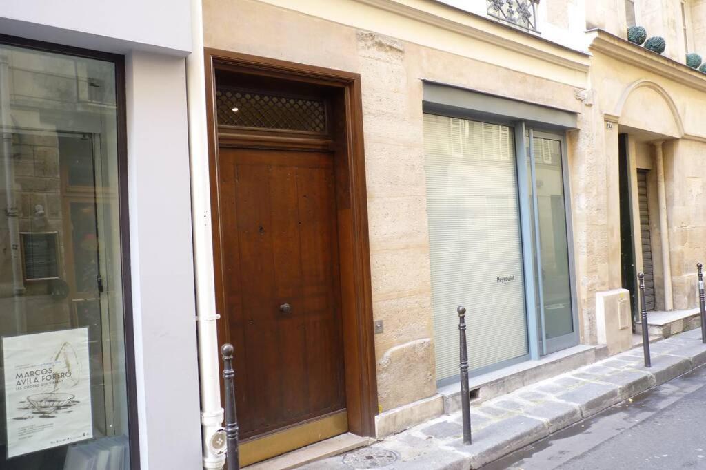 Apartment Typical Marais 3 Bedroom - Beaubourg